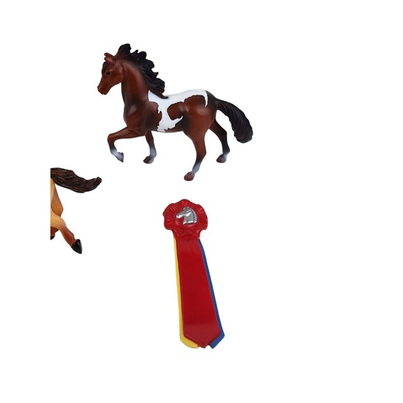 Breyer Horse Mixed Lot of 5 & Breyer Pickup Truck *Play Condition* 1 Unbranded - Picture 2 of 8